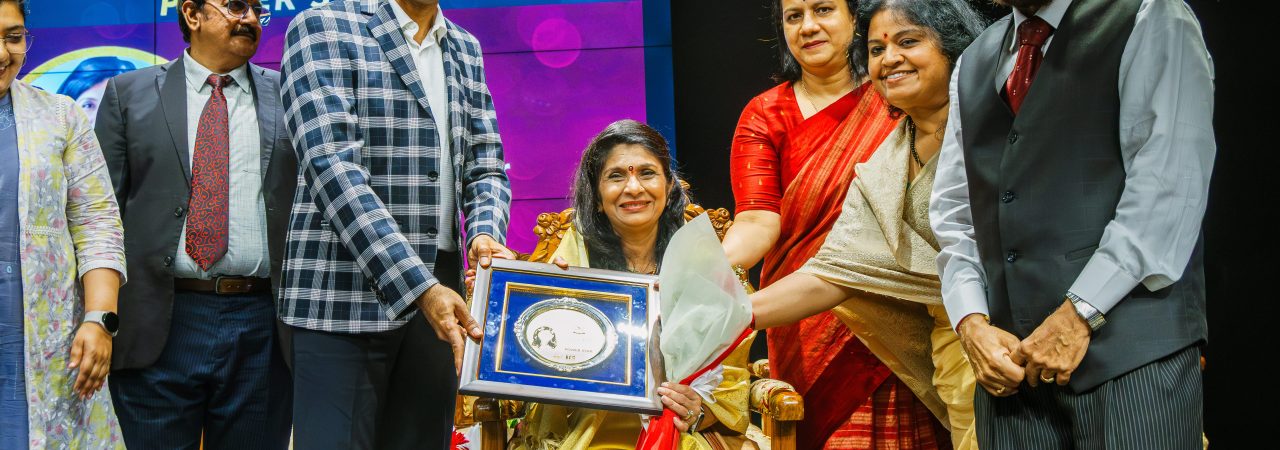 Dr. Vani Kola receiving the Abhinandana 2026